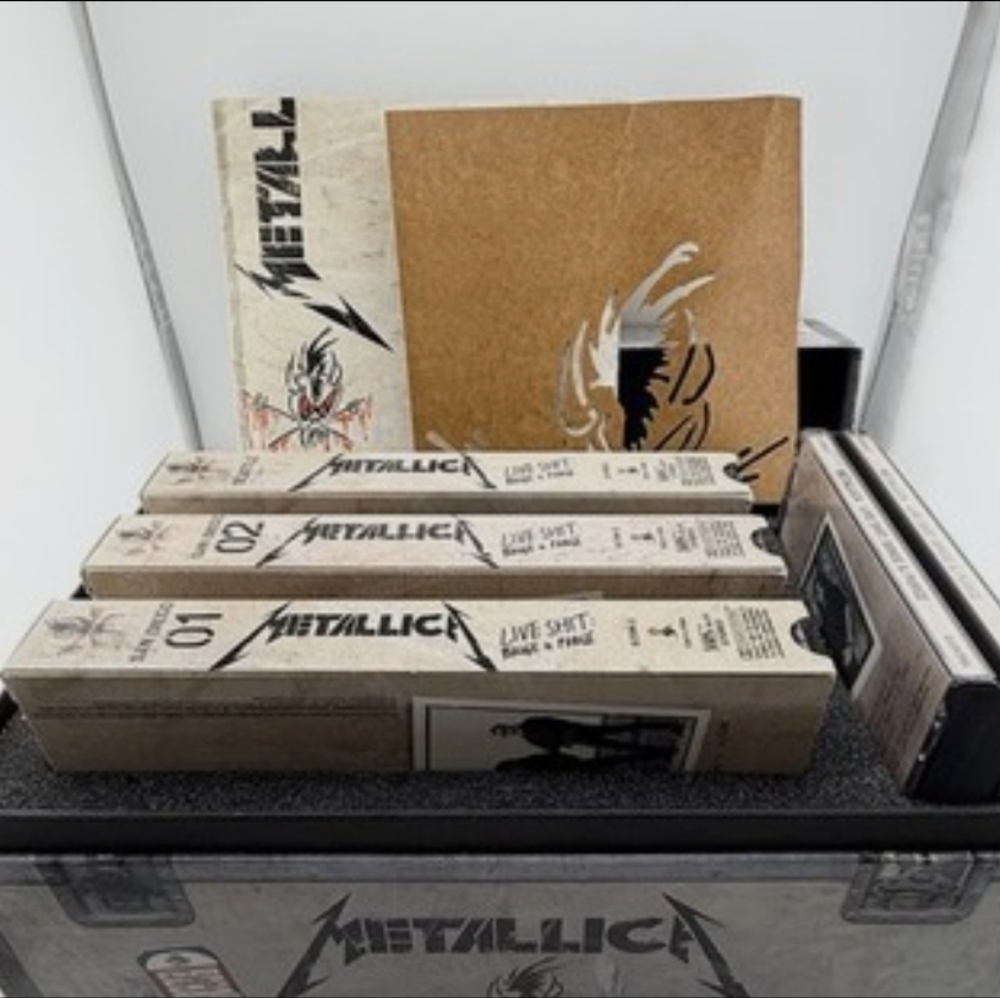 Metallica Live Shit: Binge & Purge 3 CDs & 3 VHS Tapes Box set Live Edition 1993